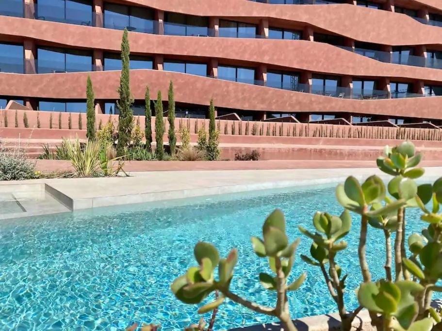 Y Piscina Junto A La Apartment